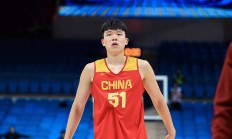 詹姆斯关键节点出色防守，中国队带队取胜！(詹姆斯关键节点出色防守,中国队带队取胜了吗)