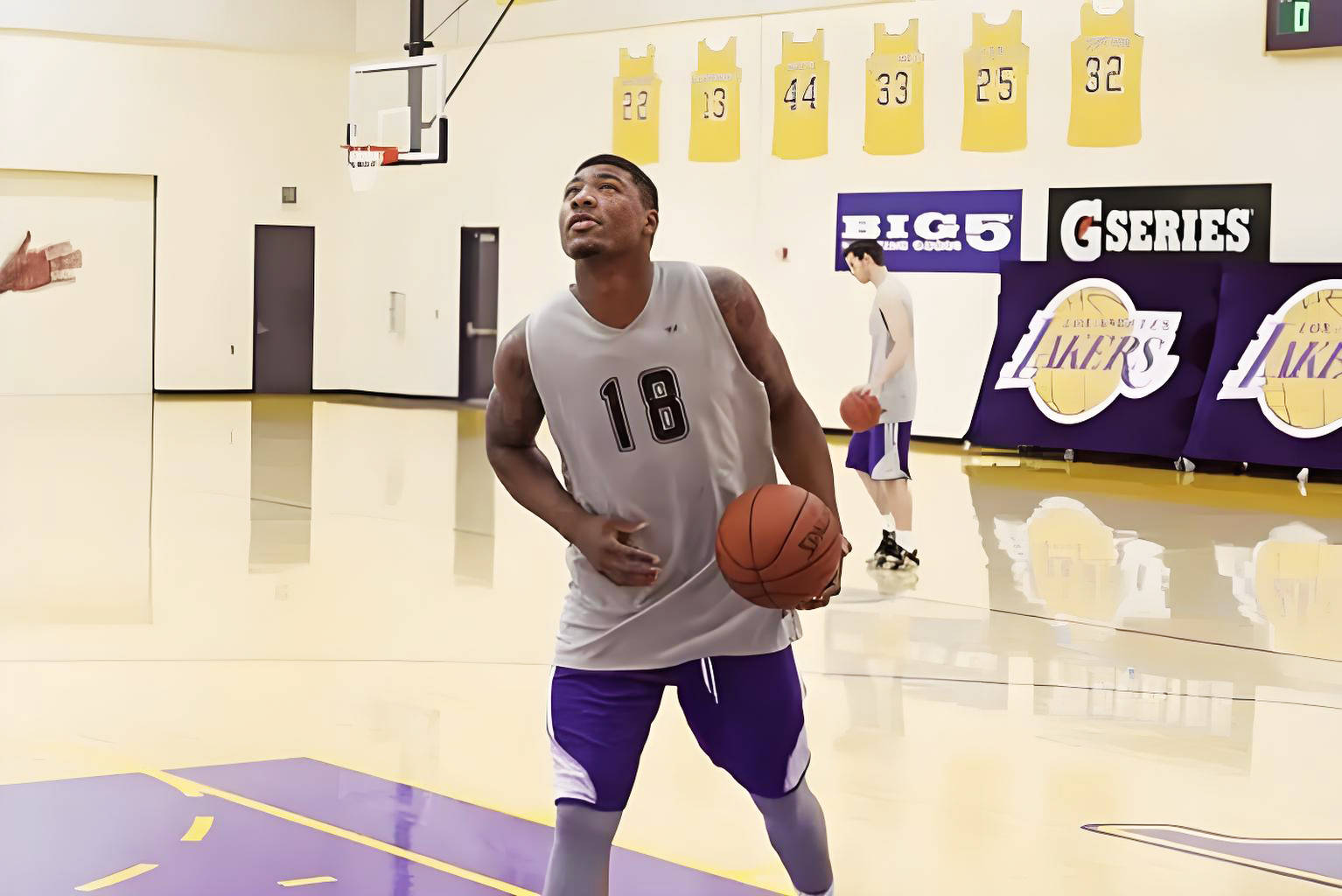 窗口期全明星赛焦点战;马赛篮板制胜;震撼外界;年轻球员得到机会的简单介绍 窗口期全明星赛焦点战;马赛篮板制胜;震撼外界;年轻球员得到机会的简单介绍