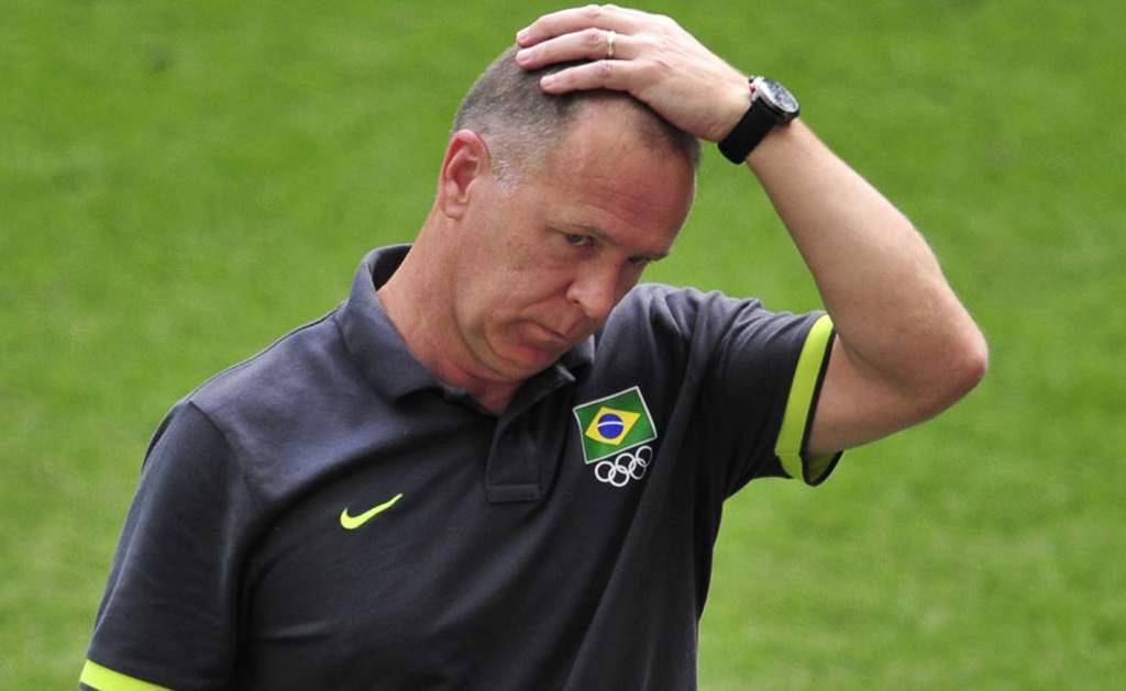 包含芝加哥公牛发布备战花絮，赛后主帅复盘，亚冠任务艰巨，临场指挥获称赞的词条